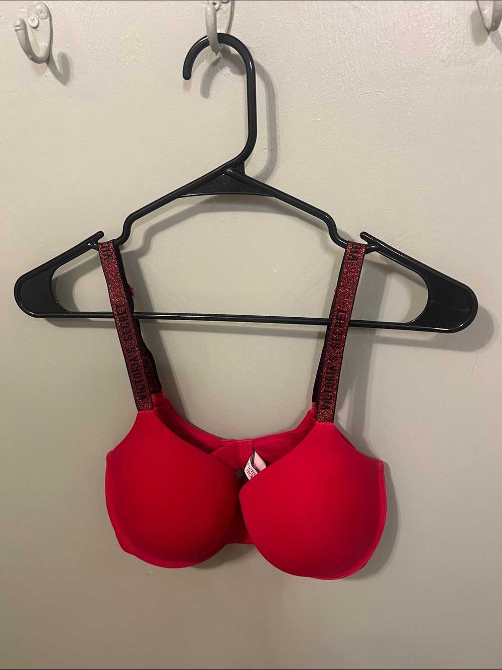 Victoria's Secret Red Molded T-Shirt Bra with Glitter Branded Straps